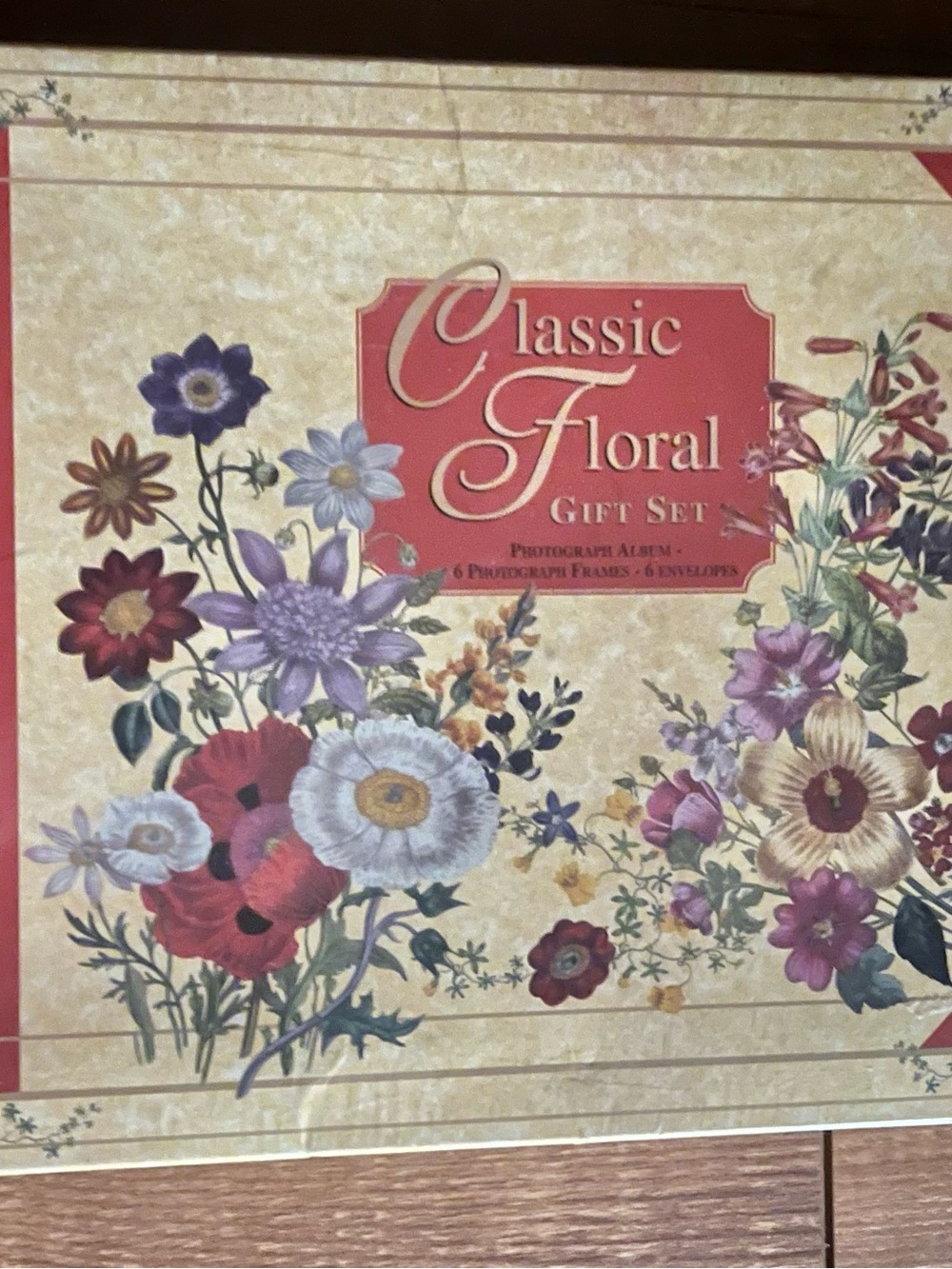 Vintage Frame Gift Set - Victorian style Floral Patterned